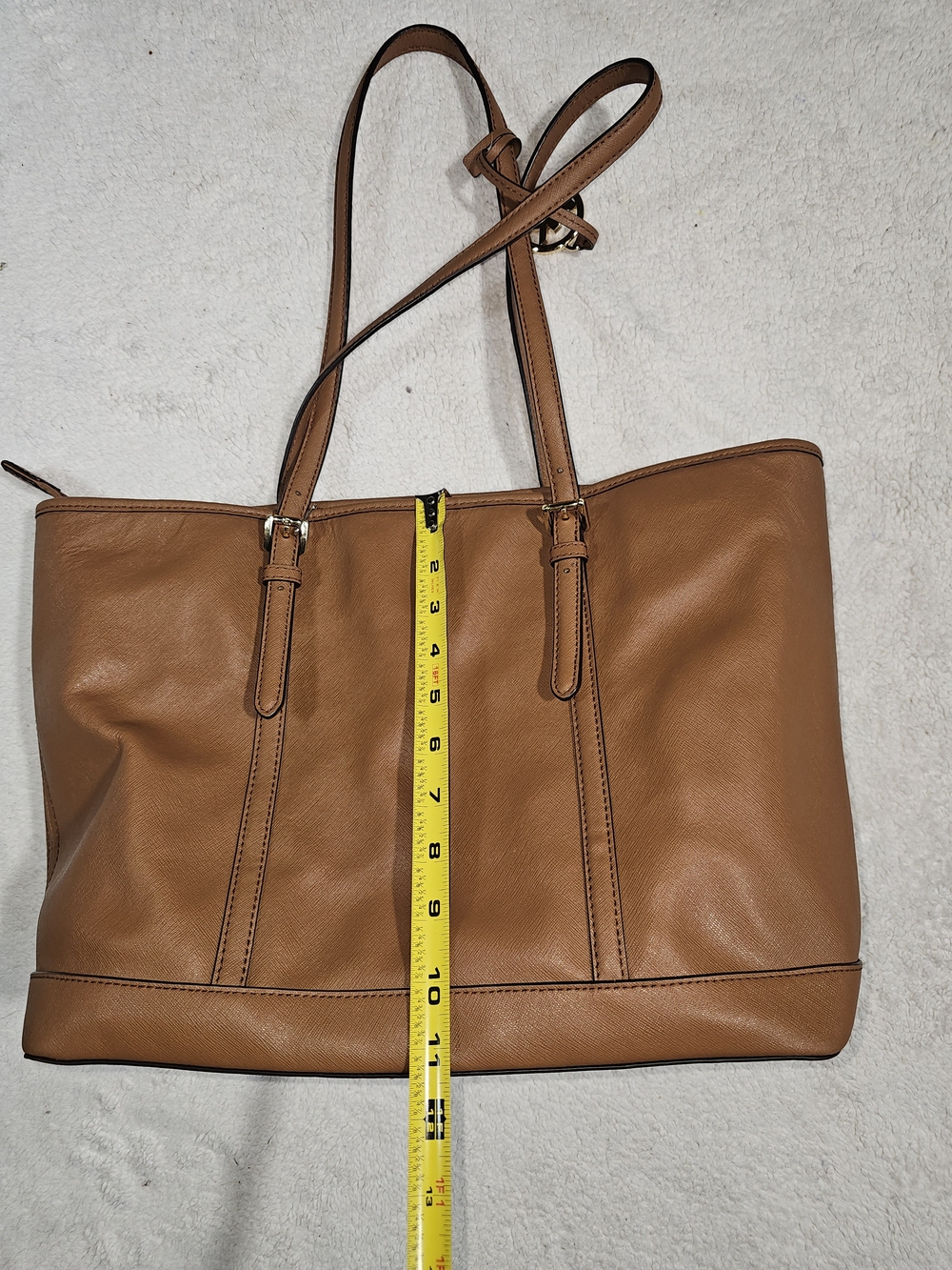 Michael Kors Jet Set Travel Handbag. - Picture 13 of 13